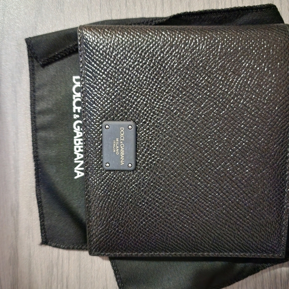 Authentic New Dolce &Gabbana Wallet - Picture 9 of 9